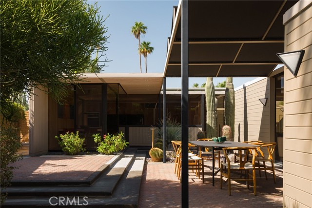1950 E Desert Palms Drive, Palm Springs CA: https://media.crmls.org/medias/7c3347db-19c0-42d1-ae10-011443791b5b.jpg