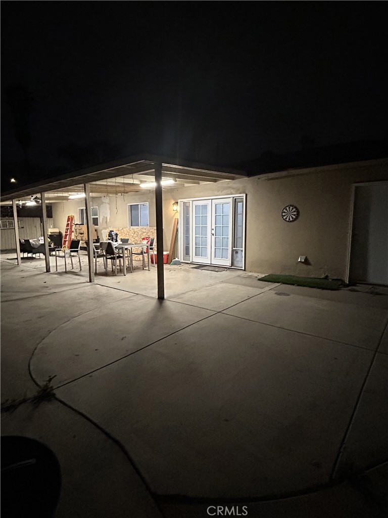 https://media.crmls.org/medias/7c33a900-f44f-4006-b370-5899d04ffd3e.jpg?preset=X-Large