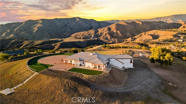 Detail Gallery Image 4 of 36 For 31800 Diamond View Ln, Agua Dulce,  CA 91390 - 4 Beds | 3 Baths