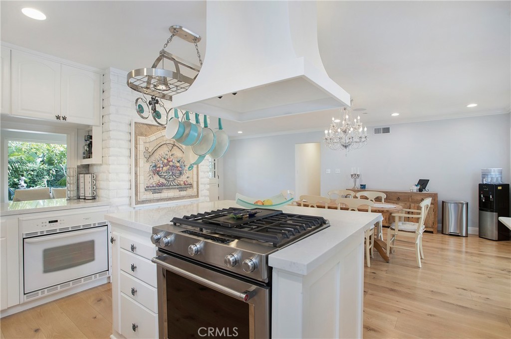 4217 Calle Abril