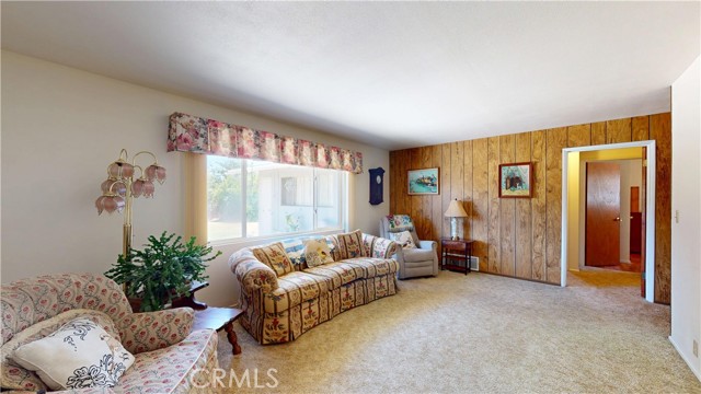 125 Hilton Street, Madera CA: https://media.crmls.org/medias/7c3560da-0768-4945-b60e-7a49545adf4f.jpg