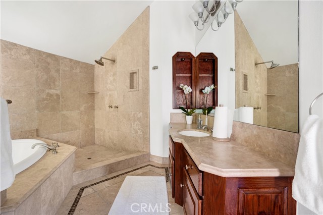 266 Canyon Acres Drive, Laguna Beach CA: https://media.crmls.org/medias/7c3616db-3a6b-459e-a013-cb6f2d95e114.jpg