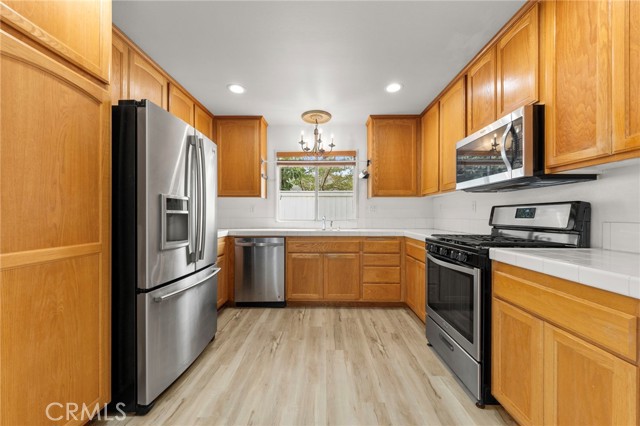 Detail Gallery Image 4 of 34 For 431 W Bay St #S,  Costa Mesa,  CA 92627 - 3 Beds | 2/1 Baths