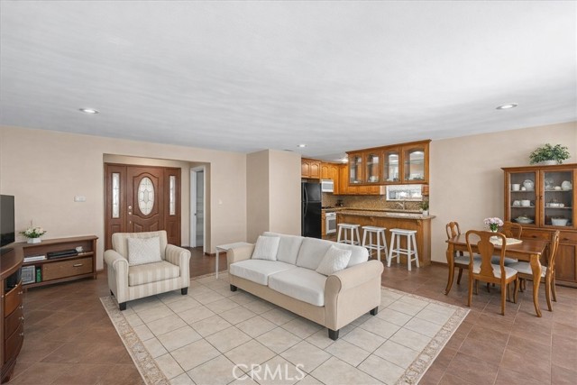 Detail Gallery Image 5 of 35 For 9370 Dorrington, Arleta,  CA 91331 - 3 Beds | 2 Baths