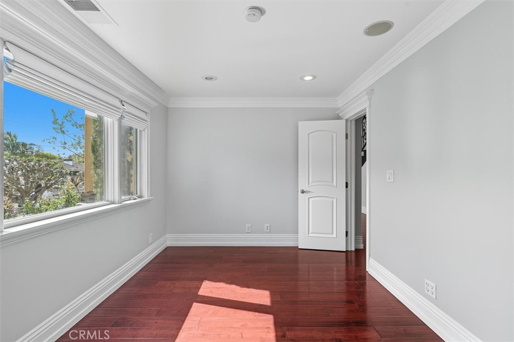 MLS #NP25229140 image #23