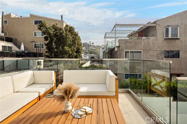 Detail Gallery Image 36 of 41 For 6730 Esplanade, Playa Del Rey,  CA 90293 - 4 Beds | 4 Baths