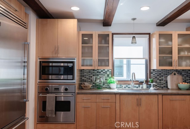 428 21st Place, Manhattan Beach, California 90266, 3 Bedrooms Bedrooms, ,2 BathroomsBathrooms,Residential,Sold,21st,SB23125584