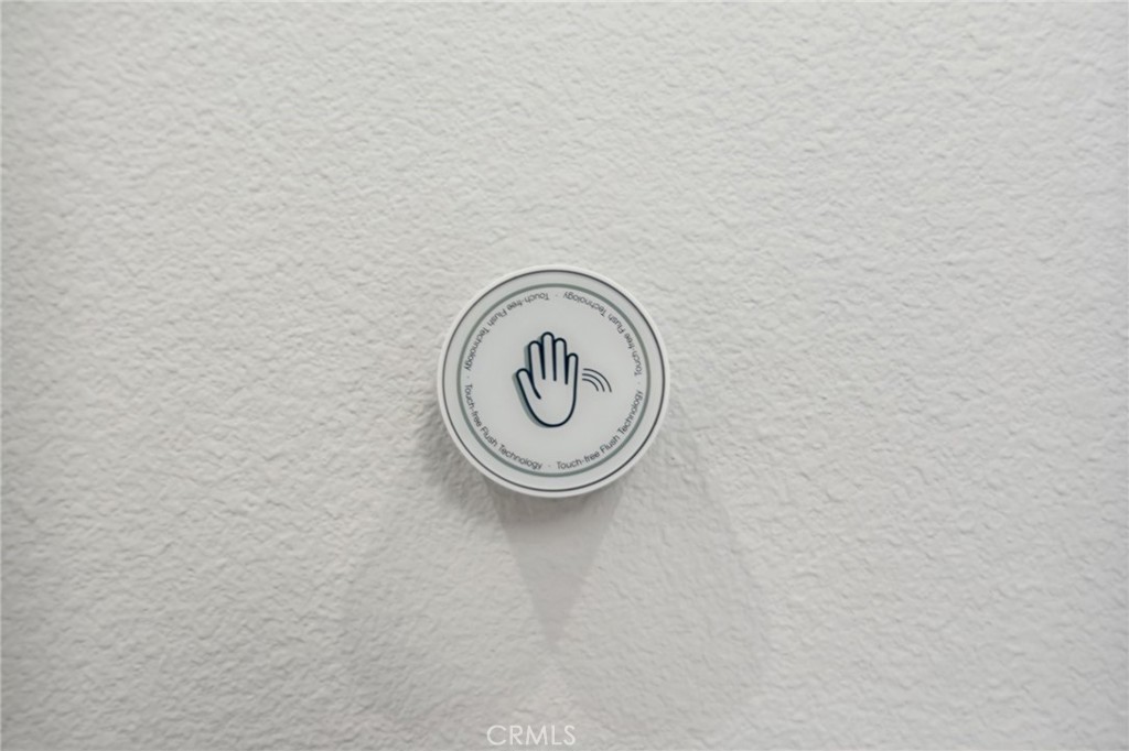 https://media.crmls.org/medias/7c391d25-5779-4d07-87ec-a99b5097de7b.jpg?preset=X-Large