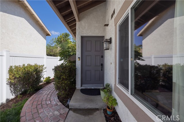 190 Heather Ridge Avenue photo 4