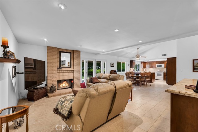 17262 Chase Street, Northridge CA: https://media.crmls.org/medias/7c39c8eb-9410-4123-9ea3-ad6016782df0.jpg