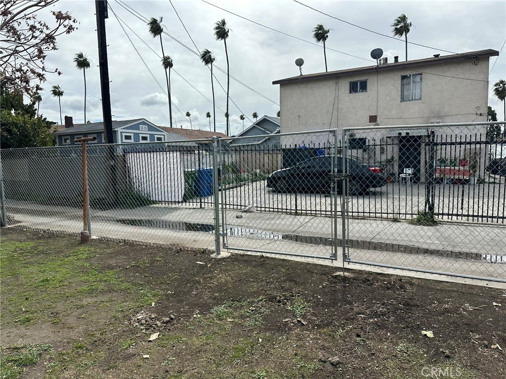 https://media.crmls.org/medias/7c3a0156-10ec-4884-a6f9-ed92ca10d1c7.jpg?preset=X-Large