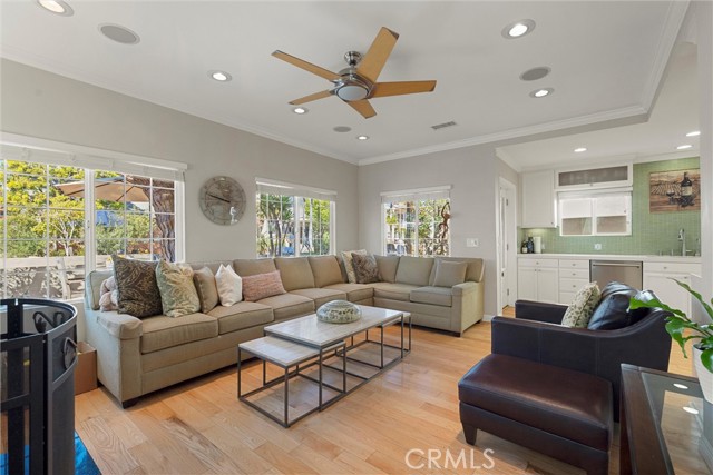 66 16th Street, Hermosa Beach, California 90254, 4 Bedrooms Bedrooms, ,2 BathroomsBathrooms,Residential,Sold,16th Street,SB25047715
