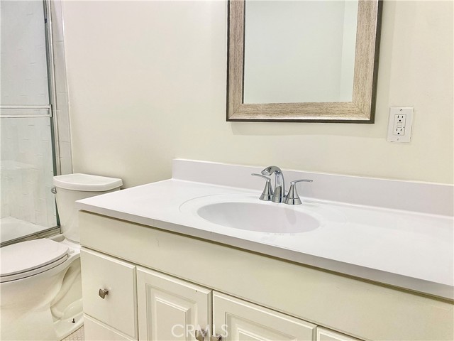 Detail Gallery Image 23 of 38 For 7327 Kester Ave #3,  Van Nuys,  CA 91405 - 4 Beds | 3/1 Baths