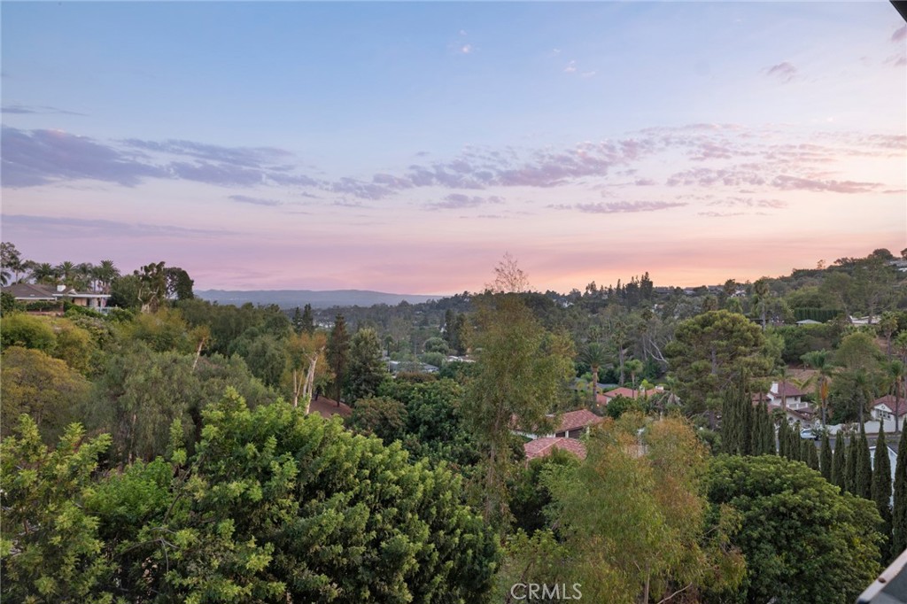 https://media.crmls.org/medias/7c3af999-8118-454d-8c67-a05aaae69322.jpg?preset=X-Large