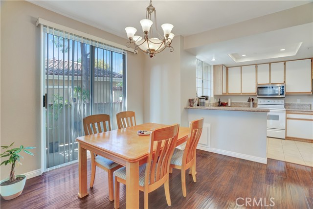 234 Gallery Way, Tustin CA: https://media.crmls.org/medias/7c3c6963-87bc-4e13-9fea-e81a36a3a393.jpg