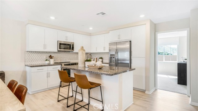 Detail Gallery Image 2 of 20 For 19128 Chestnut Grove Ct, Riverside,  CA 92507 - 2 Beds | 2 Baths