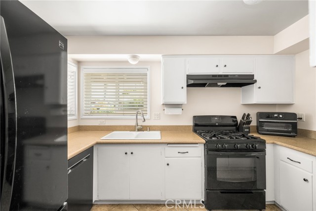 Detail Gallery Image 14 of 29 For 1816 E Commonwealth Ave #102,  Fullerton,  CA 92831 - 2 Beds | 2 Baths