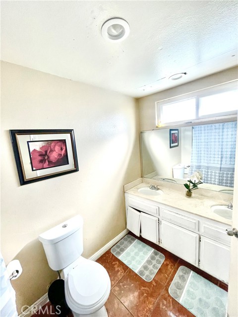 Detail Gallery Image 10 of 16 For 729 W Hawthorne St, Bloomington,  CA 92316 - 3 Beds | 2 Baths