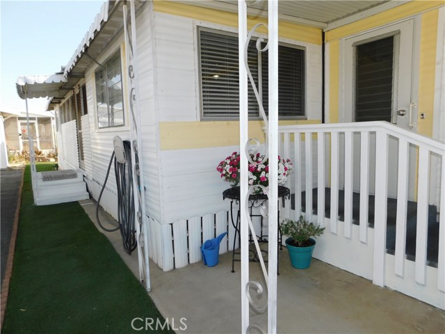 1001 S 3rd Street, Calimesa CA: https://media.crmls.org/medias/7c3d2263-5be4-40e9-8197-d1e938a7265b.jpg