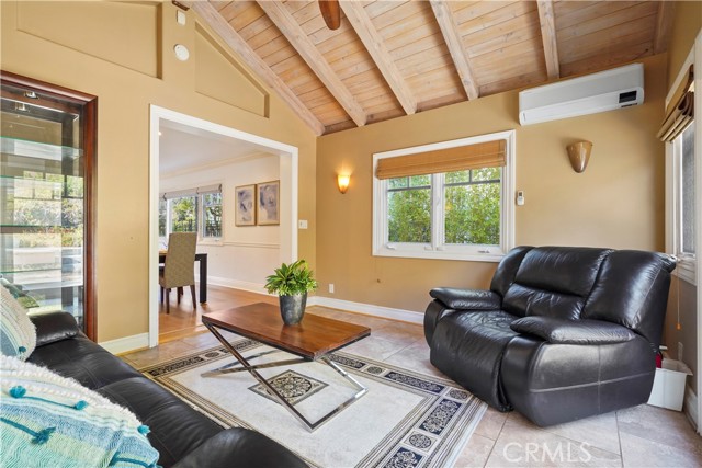 22550 Flamingo Street, Woodland Hills CA: https://media.crmls.org/medias/7c3d62aa-2ed7-4c3a-8d02-7c635060c719.jpg