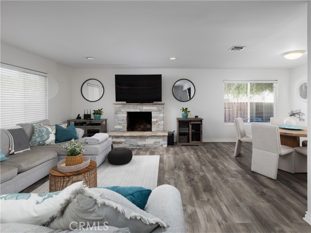 Detail Gallery Image 4 of 33 For 25006 Eshelman, Lomita,  CA 90717 - 4 Beds | 3 Baths