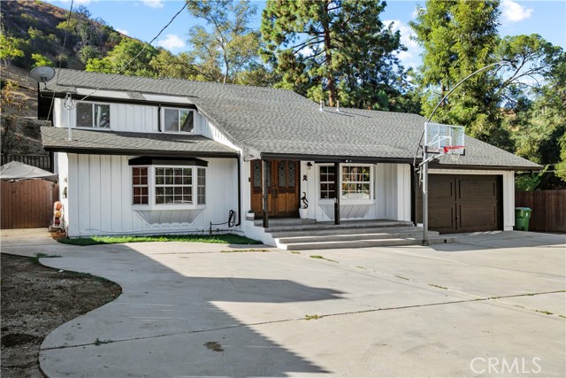 9800 Sunland Boulevard photo 3