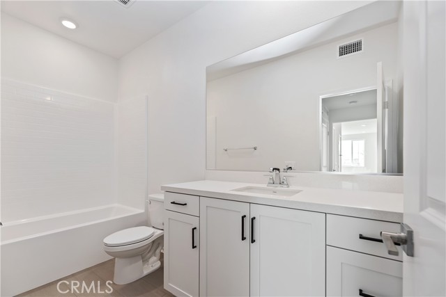 16125 Linden Lane, Chino CA: https://media.crmls.org/medias/7c3e6750-b229-45b2-bd4f-f1c345b0fb64.jpg