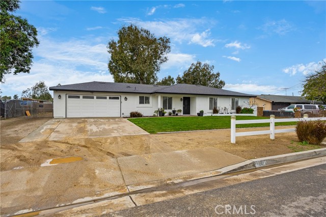 Detail Gallery Image 2 of 34 For 4100 Sierra, Norco,  CA 92860 - 3 Beds | 2 Baths