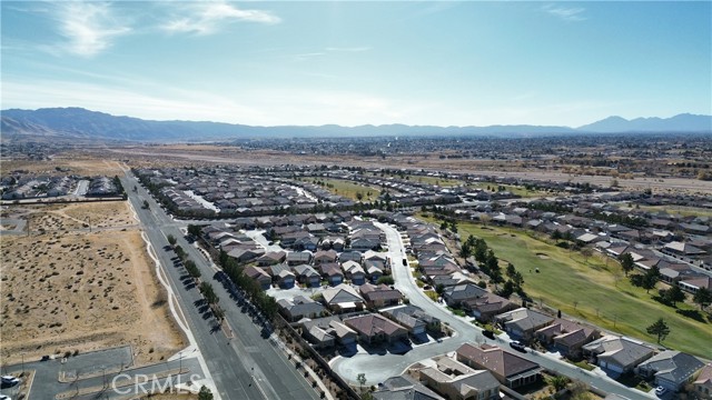 Detail Gallery Image 8 of 67 For 19689 Chicory Ct, Apple Valley,  CA 92308 - 4 Beds | 3 Baths