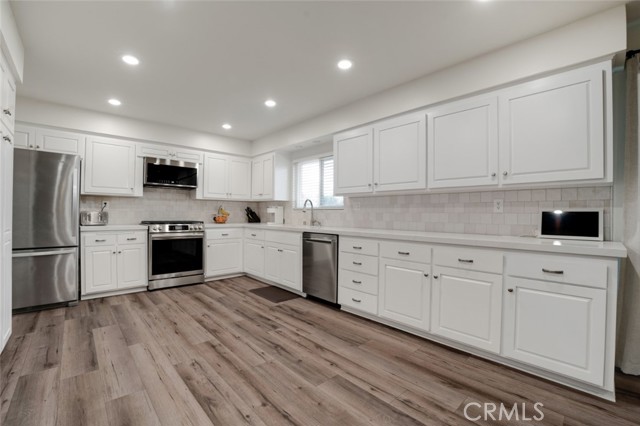 Detail Gallery Image 11 of 41 For 11519 Orcas Ave, Sylmar,  CA 91342 - 3 Beds | 2 Baths