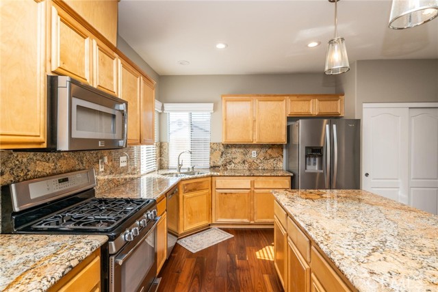2354 Versailles Street, San Jacinto CA: https://media.crmls.org/medias/7c3f5f5c-109e-4835-a2e4-086bae5efa0b.jpg