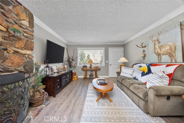 119 Pine Drive, Kernville CA: https://media.crmls.org/medias/7c3f8be9-8944-48cf-931f-32aa19027fa6.jpg