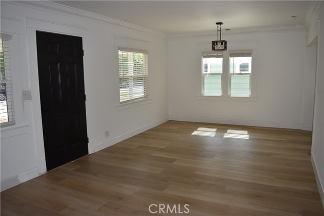 231 W Railway Street, San Dimas CA: https://media.crmls.org/medias/7c418075-b08a-480e-919a-5b441ac37976.jpg