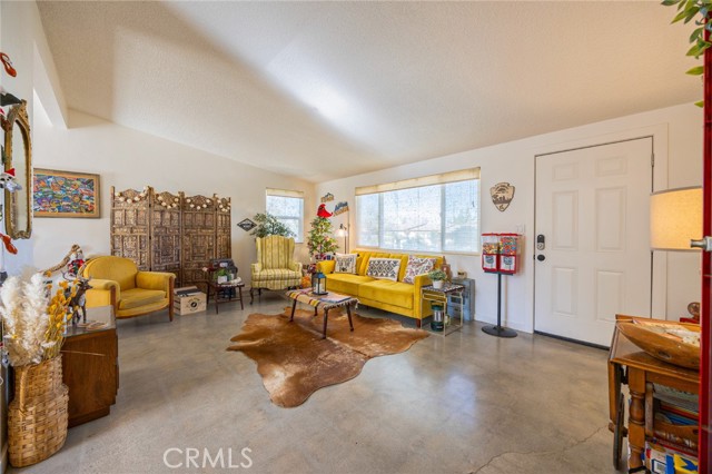 Detail Gallery Image 9 of 40 For 61503 Sunburst, Joshua Tree,  CA 92252 - 2 Beds | 1/1 Baths