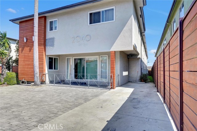 2040 S Sherbourne Drive, Los Angeles CA: https://media.crmls.org/medias/7c42cb57-d21e-4347-be11-9a8d4ffde844.jpg