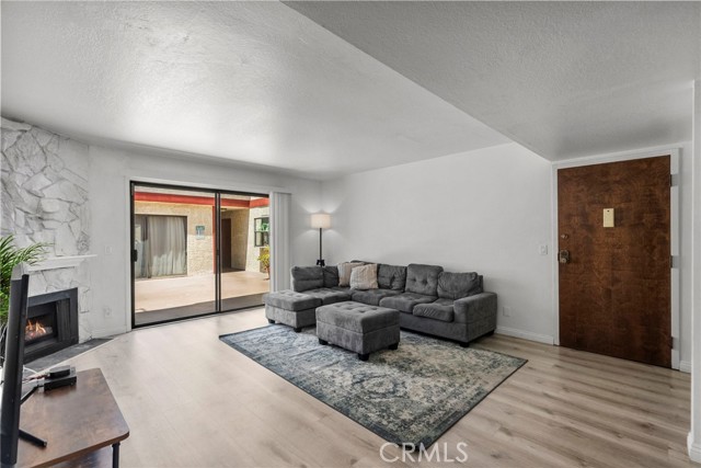 Detail Gallery Image 4 of 37 For 11274 Morrison St #2,  North Hollywood,  CA 91601 - 2 Beds | 2/1 Baths