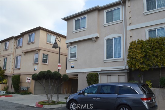 Detail Gallery Image 1 of 23 For 1421 Lomita Bld #3,  Harbor City,  CA 90710 - 3 Beds | 2/1 Baths