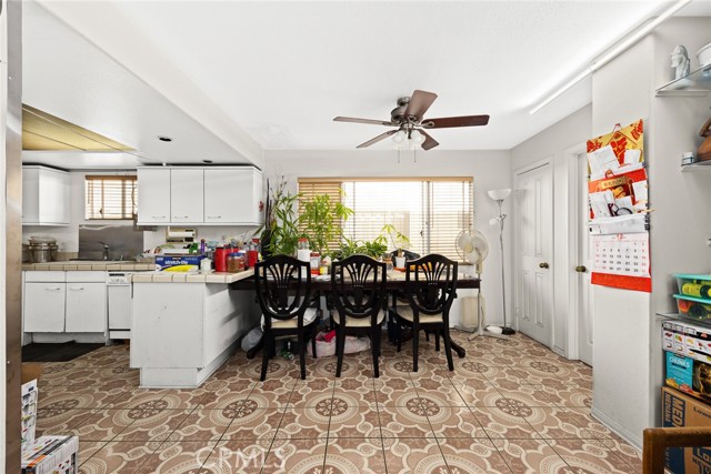 Detail Gallery Image 9 of 26 For 1660 W 146th St #2,  Gardena,  CA 90247 - 3 Beds | 2/1 Baths