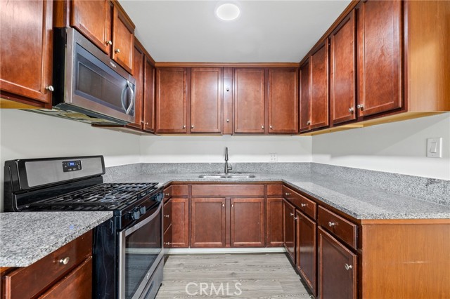 Detail Gallery Image 12 of 34 For 2935 Shelly Ln, Bakersfield,  CA 93306 - 4 Beds | 2 Baths