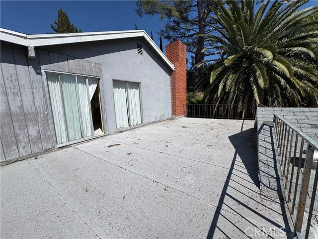 4922 Lowell Avenue, Glendale CA: https://media.crmls.org/medias/7c44eed6-c5b8-468b-a87e-73d46d5b6ff1.jpg