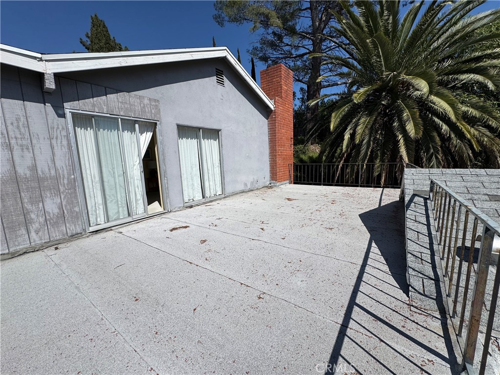 https://media.crmls.org/medias/7c44eed6-c5b8-468b-a87e-73d46d5b6ff1.jpg?preset=X-Large