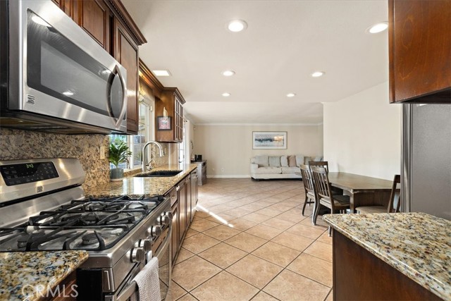 Detail Gallery Image 15 of 40 For 1027 Eclipse, Ontario,  CA 91762 - 4 Beds | 2/1 Baths