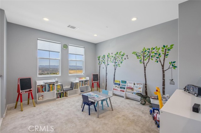 Detail Gallery Image 19 of 54 For 18171 Hedgerow Way, Saugus,  CA 91350 - 4 Beds | 2/1 Baths