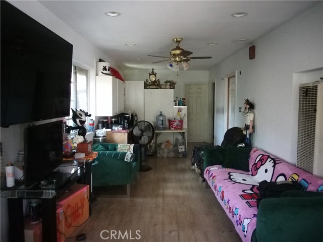 1127 N Commonwealth Avenue, Los Angeles CA: https://media.crmls.org/medias/7c463918-2378-41b6-b29b-292f11d69284.jpg