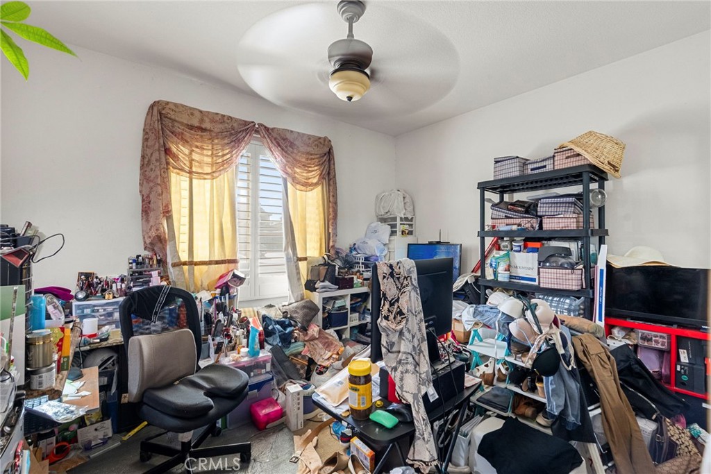 https://media.crmls.org/medias/7c464f51-7dd6-40a4-8816-7cd1d2bb65ba.jpg?preset=X-Large