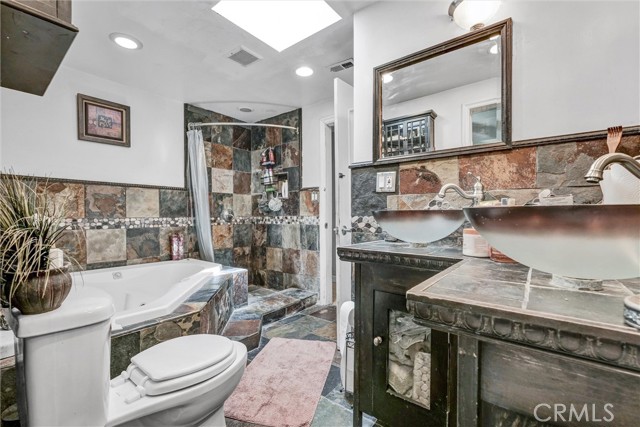 5725 5th Avenue, Los Angeles CA: https://media.crmls.org/medias/7c468ce5-a14d-4118-befa-4f74e1c29681.jpg