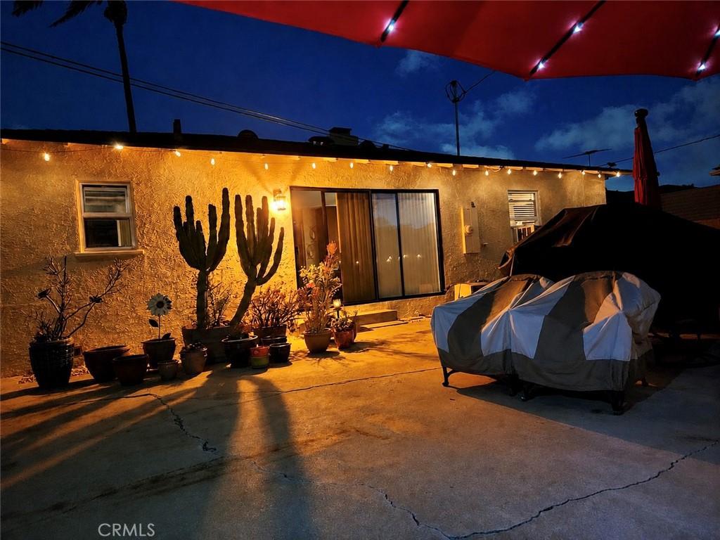 https://media.crmls.org/medias/7c46ab26-421c-4667-b0f5-cf1617b0a9eb.jpg?preset=X-Large
