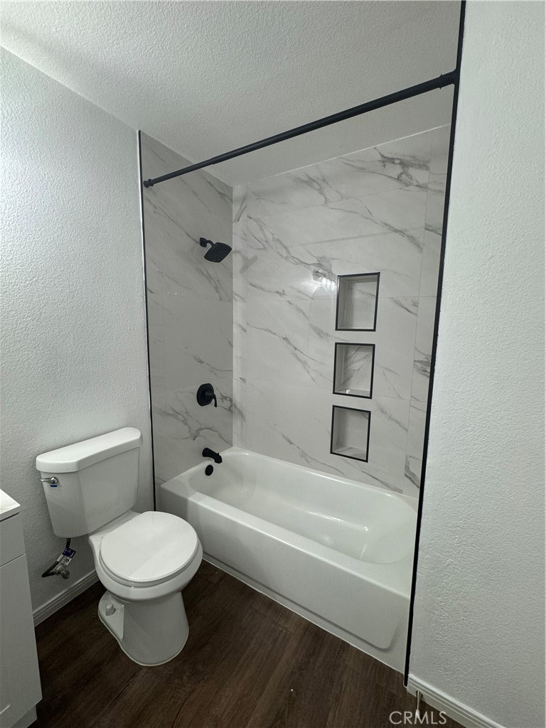 https://media.crmls.org/medias/7c46b5a9-21f3-4600-a449-1c49523d76e7.jpg?preset=X-Large