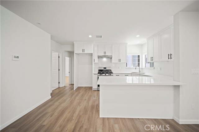 Detail Gallery Image 5 of 24 For 252 W Tujunga #102,  Burbank,  CA 91502 - 3 Beds | 2 Baths