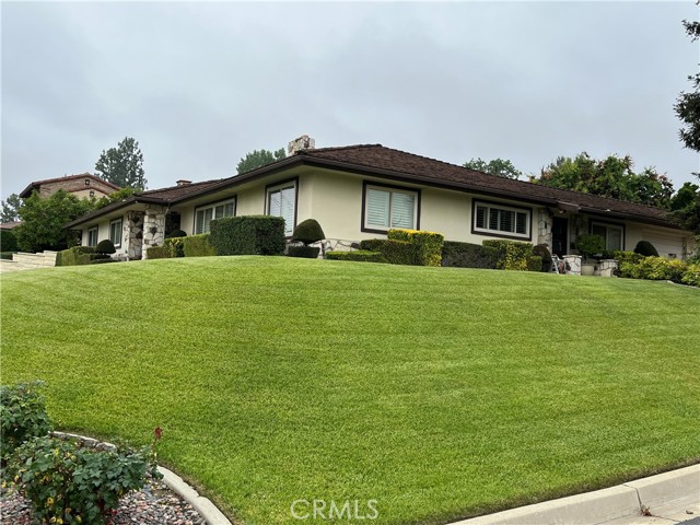 Detail Gallery Image 2 of 20 For 701 W 24th St, Upland,  CA 91784 - 5 Beds | 4 Baths